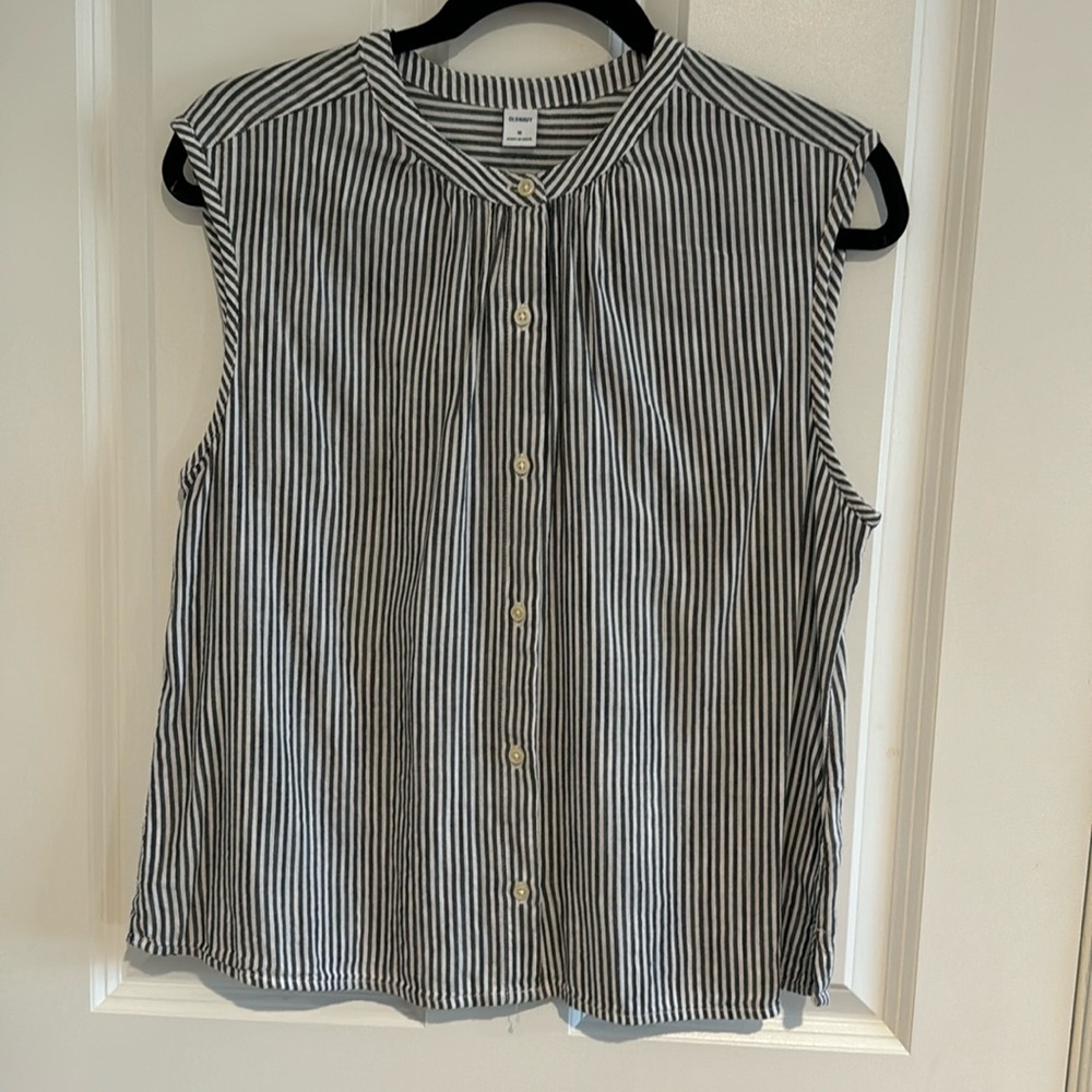 Old Navy Sleeveless Striped Button up blouse
